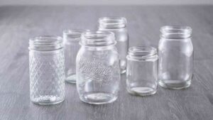 Disinfettare i barattoli in vetro dentro il microonde - Lacuocherellona.it