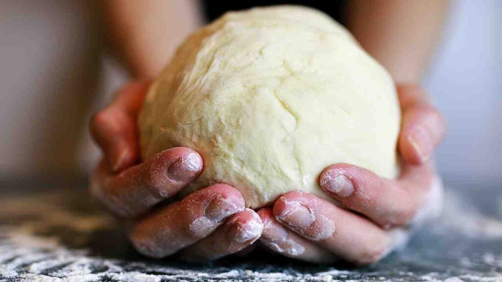 Impasto della pizza napoletana senza glutine - Lacuocherellona.it