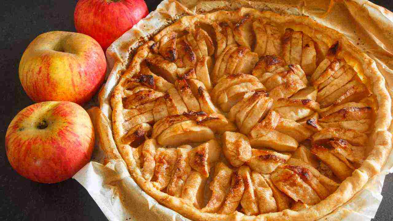 Torta di mele facilissima - Lacuocherellona.it